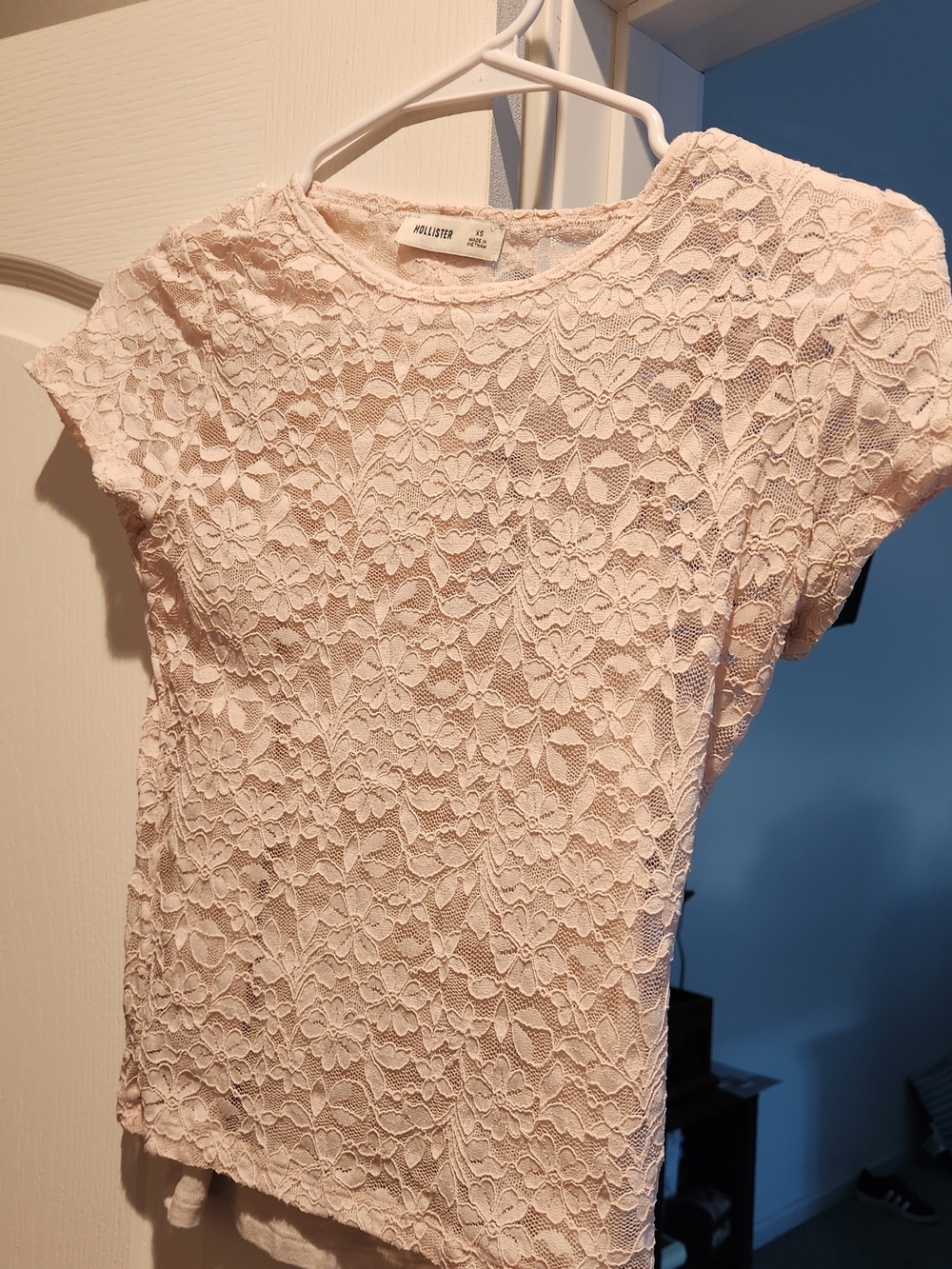 Hollister Women's Lace Short-Sleeve Top in Light Pink